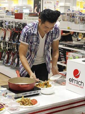 Elmich – Đồng hành cùng Phụ Nữ Việt: Nguyễn Phi Hùng tự tay nấu ăn cho fan