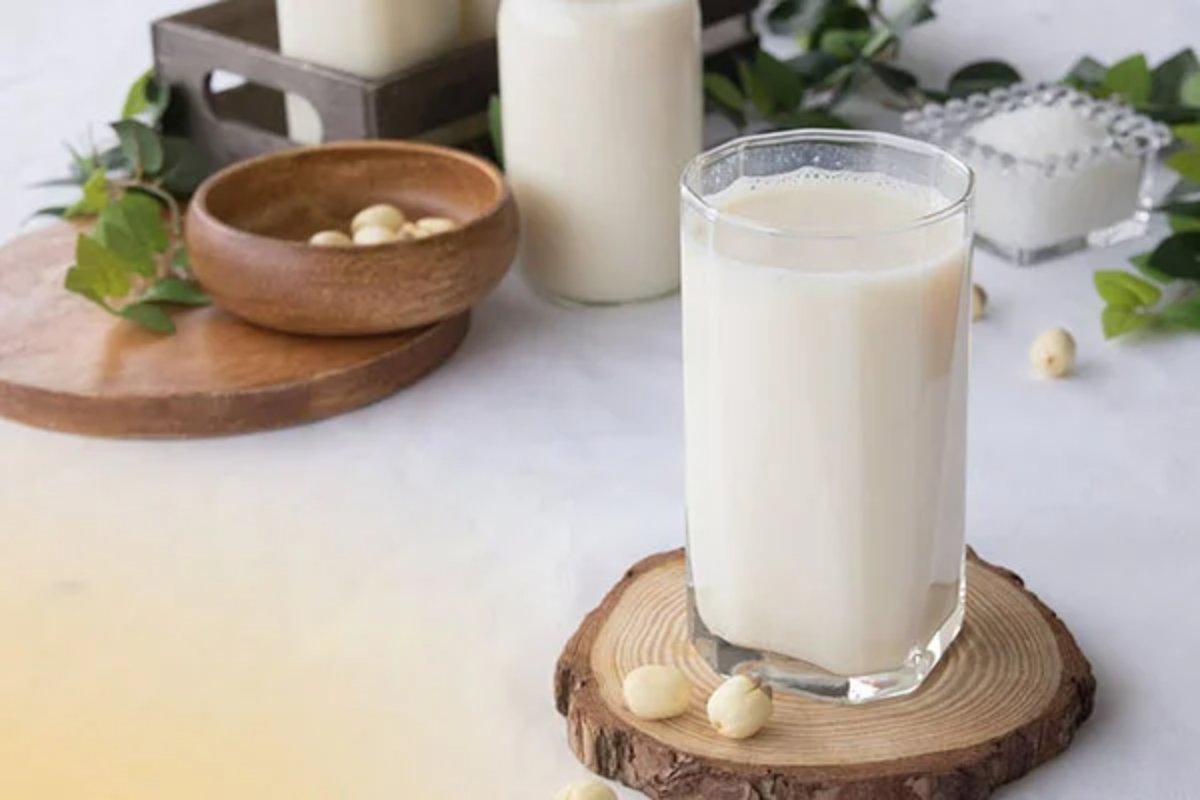 Cách làm sữa hạt sen hấp dẫn, bổ dưỡng chỉ với 4 bước