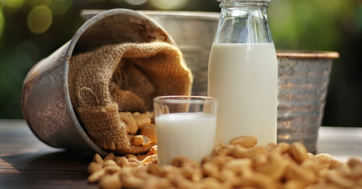 Làm sữa khoai lang hạt điều bổ dưỡng tại nhà